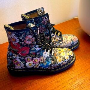 Dr. Martens - vintage (rare) W7